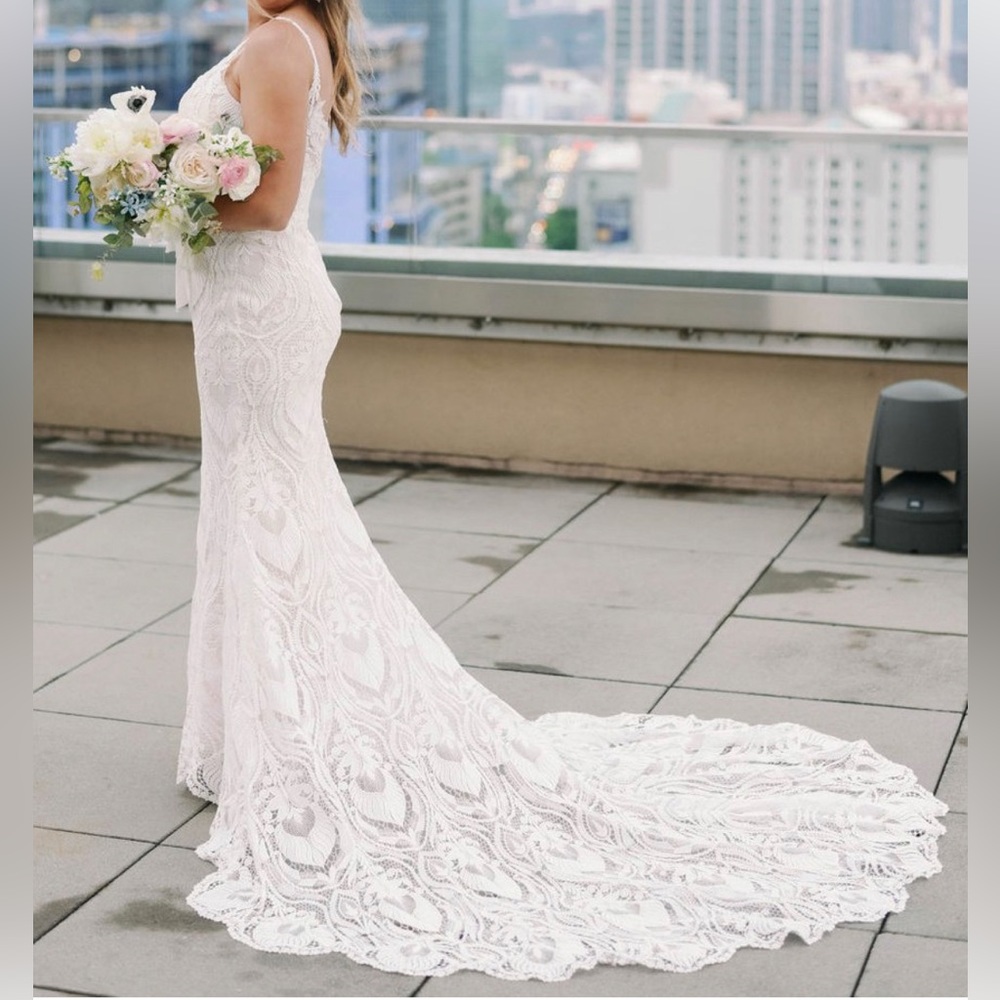 Brilliant Bridal | size 6 | Wedding gown